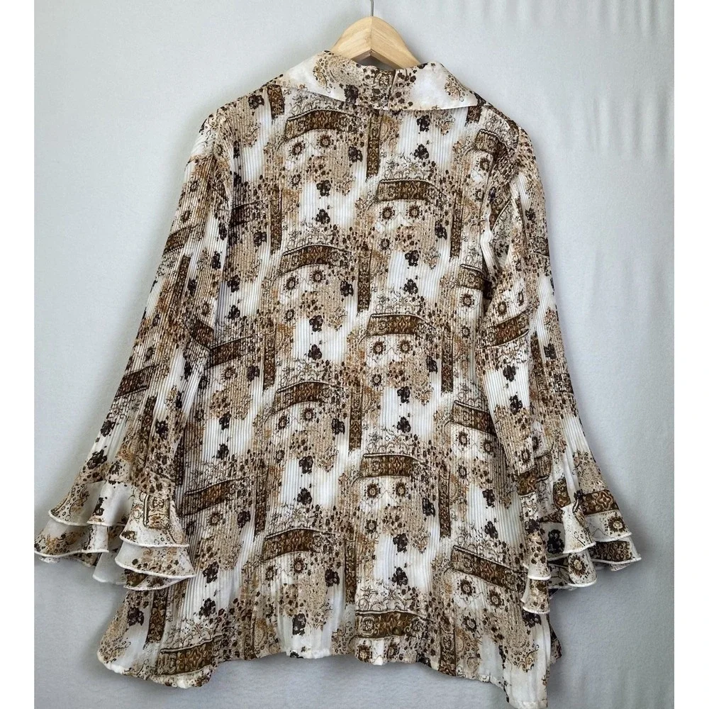 Essentials By Milano Top Womens Size XL  Pleated Bell Sleeve Button Up